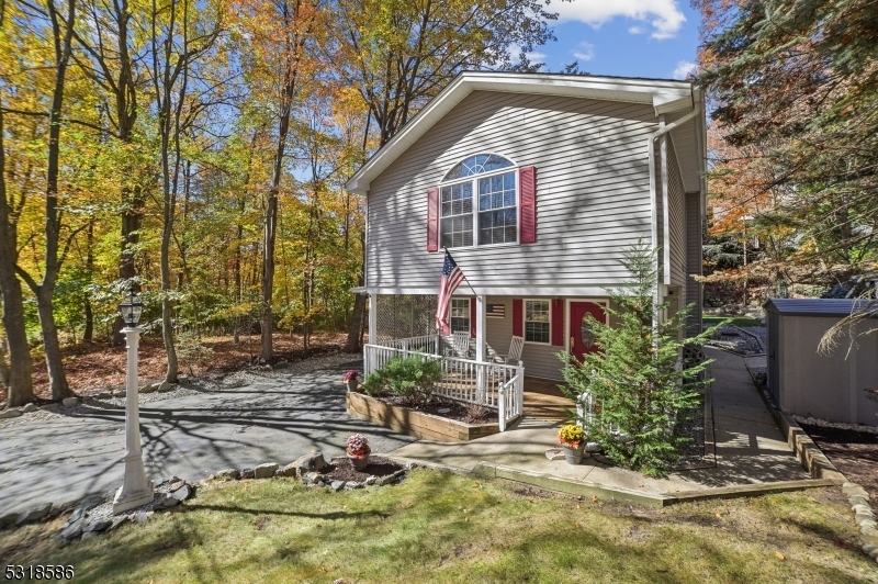 Property Photo:  4 Rockwood Trl  NJ 07405 