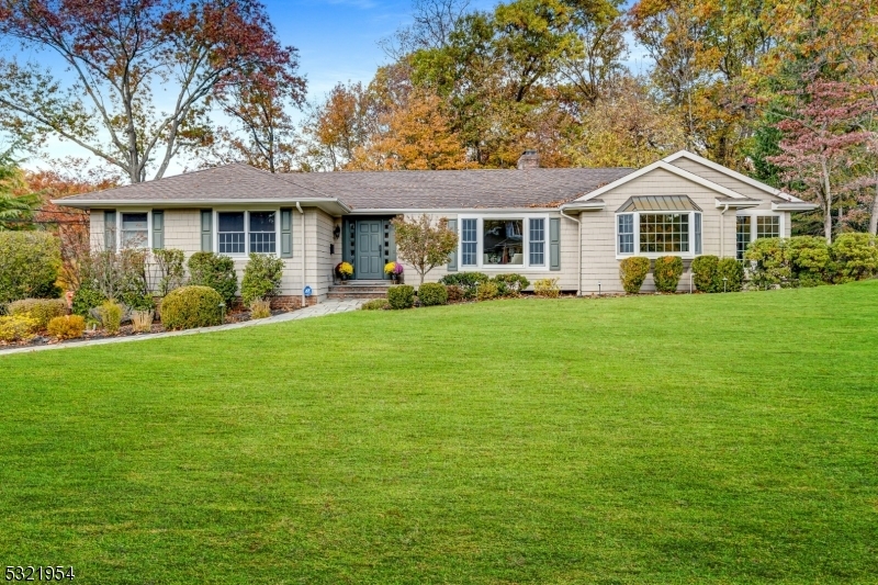 Property Photo:  1050 Wyandotte Trl  NJ 07090 