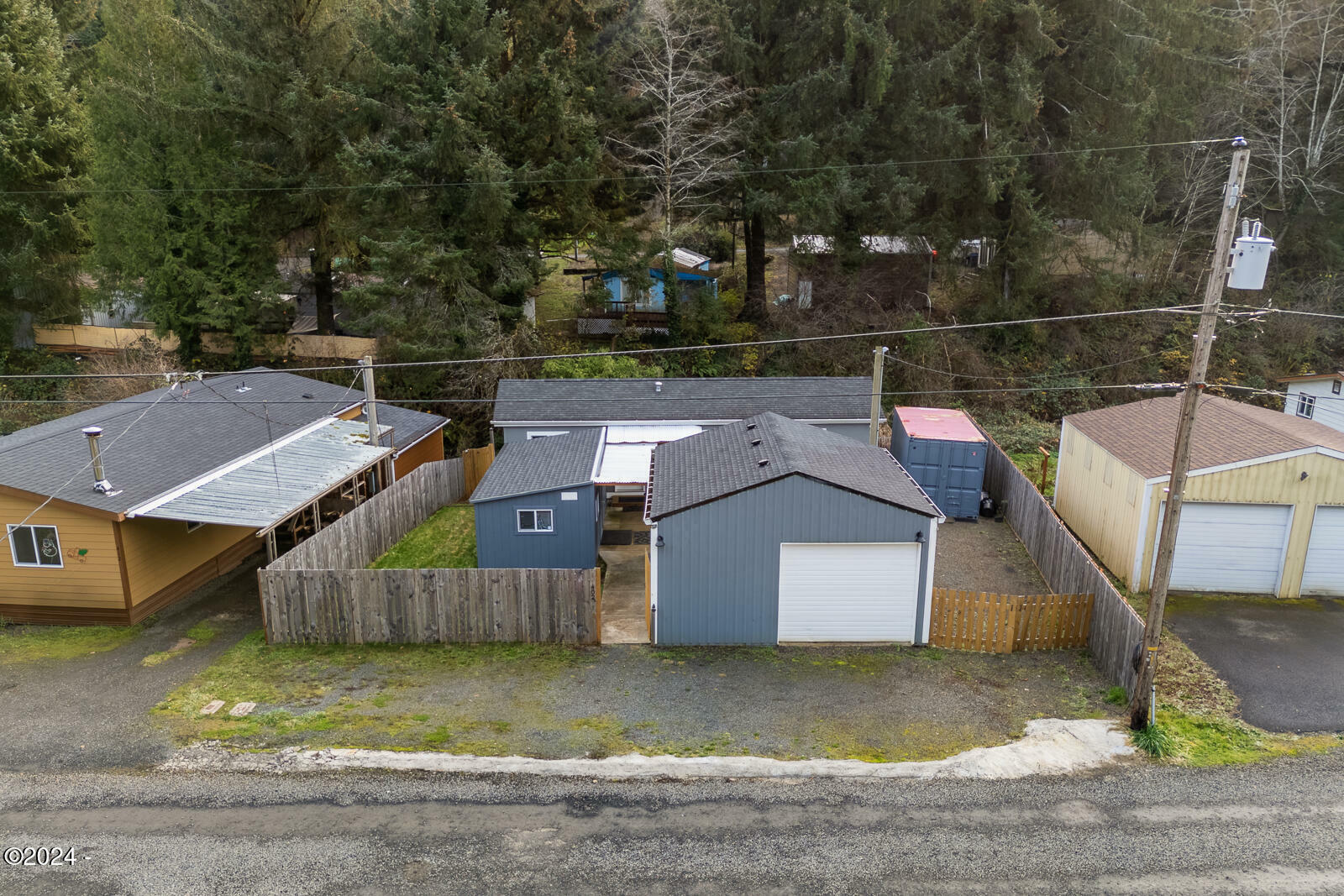 Property Photo:  402 N Charmwood Loop  OR 97368 