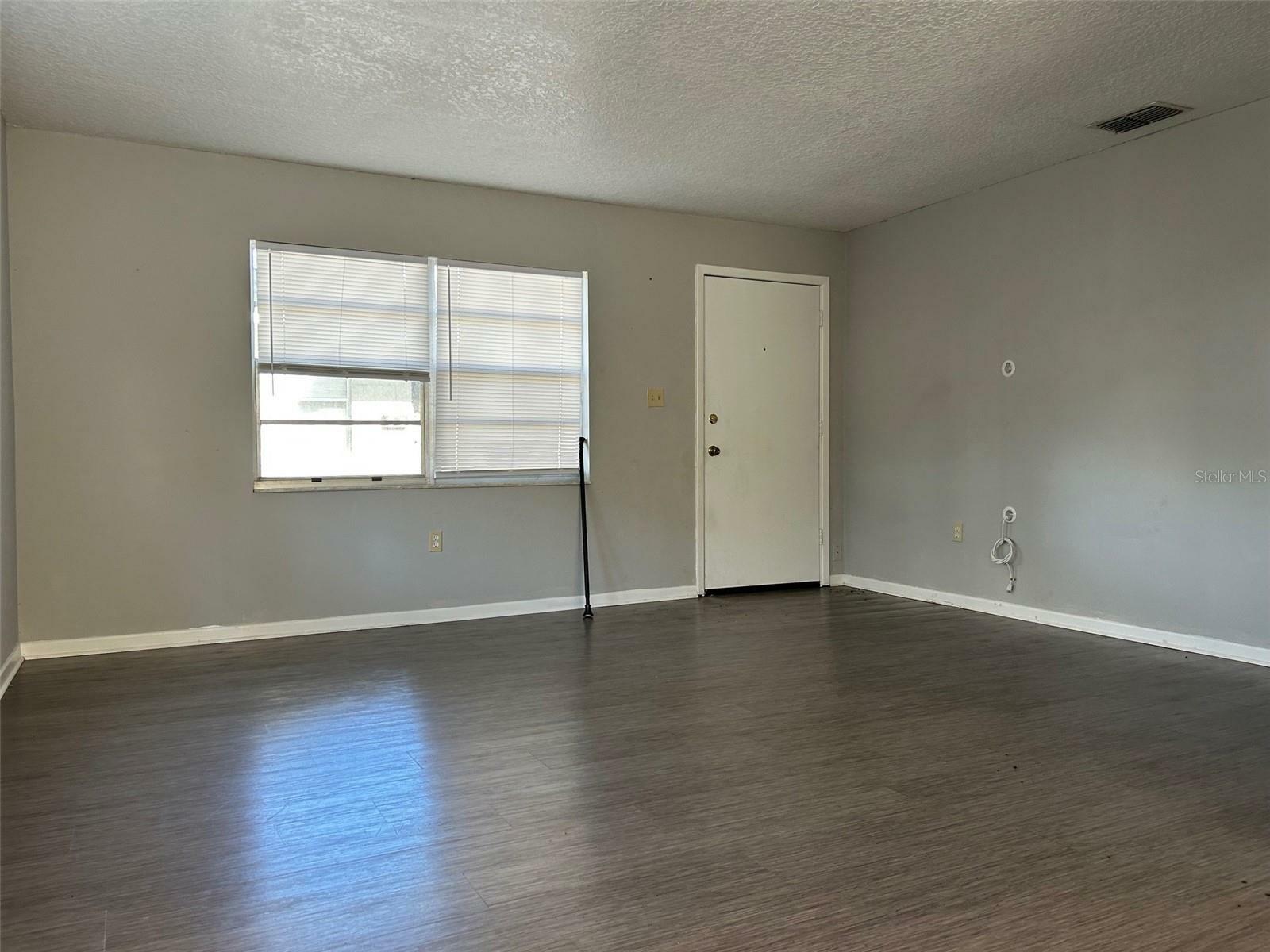 Property Photo:  1117 W Line Street  FL 34748 