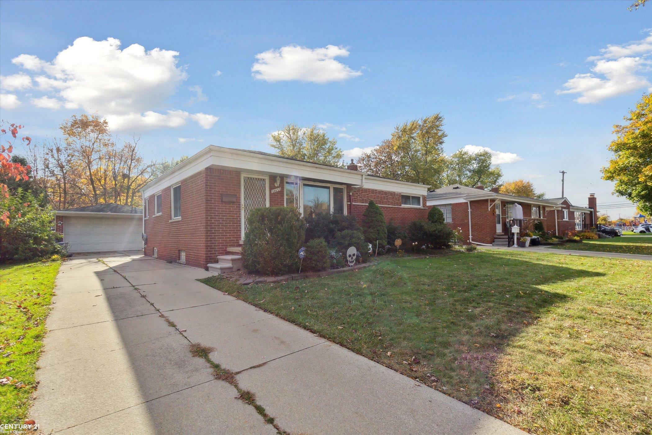 Property Photo:  20112 Sunnyside Street  MI 48080 