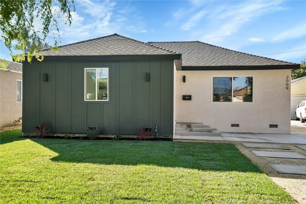 Property Photo:  2959 Chestnut Avenue  CA 90806 