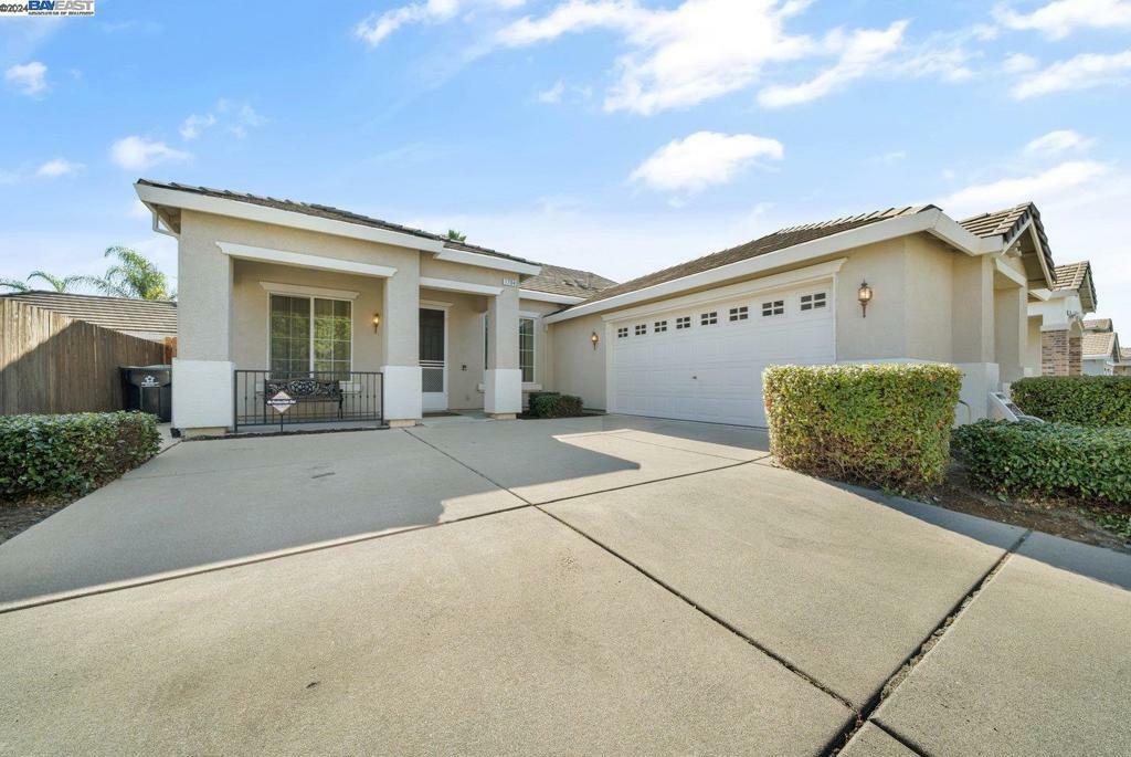 Property Photo:  1704 Newark Ln  CA 94585 