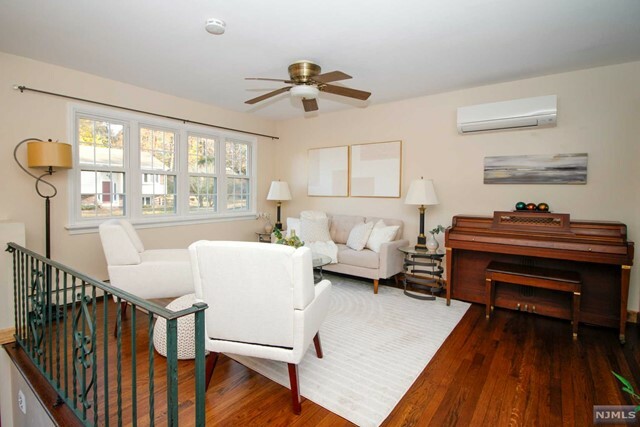 Property Photo:  498 Dinah Road  NJ 07850 