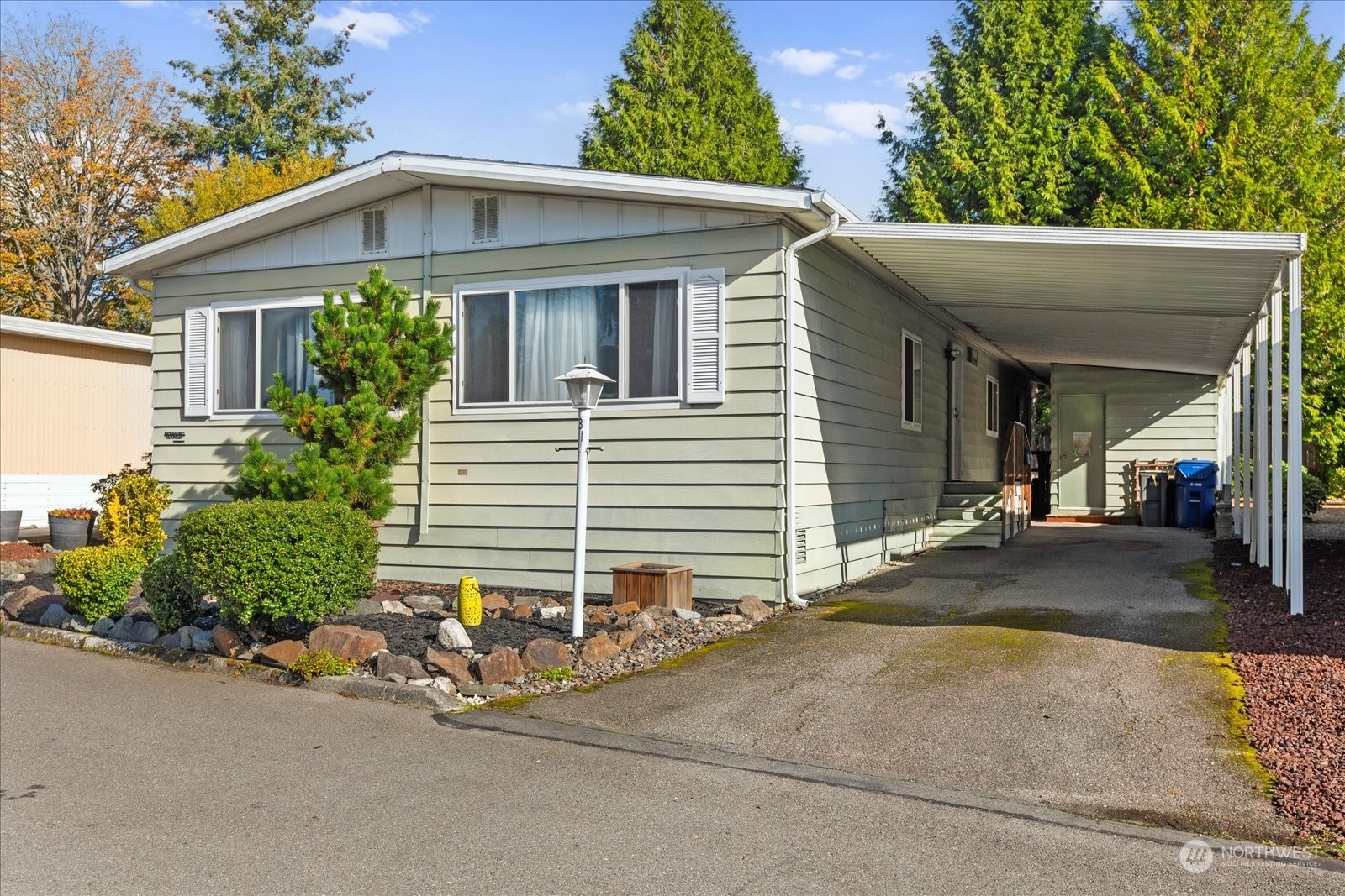 Property Photo:  4111 164th Street SW 31  WA 98087 