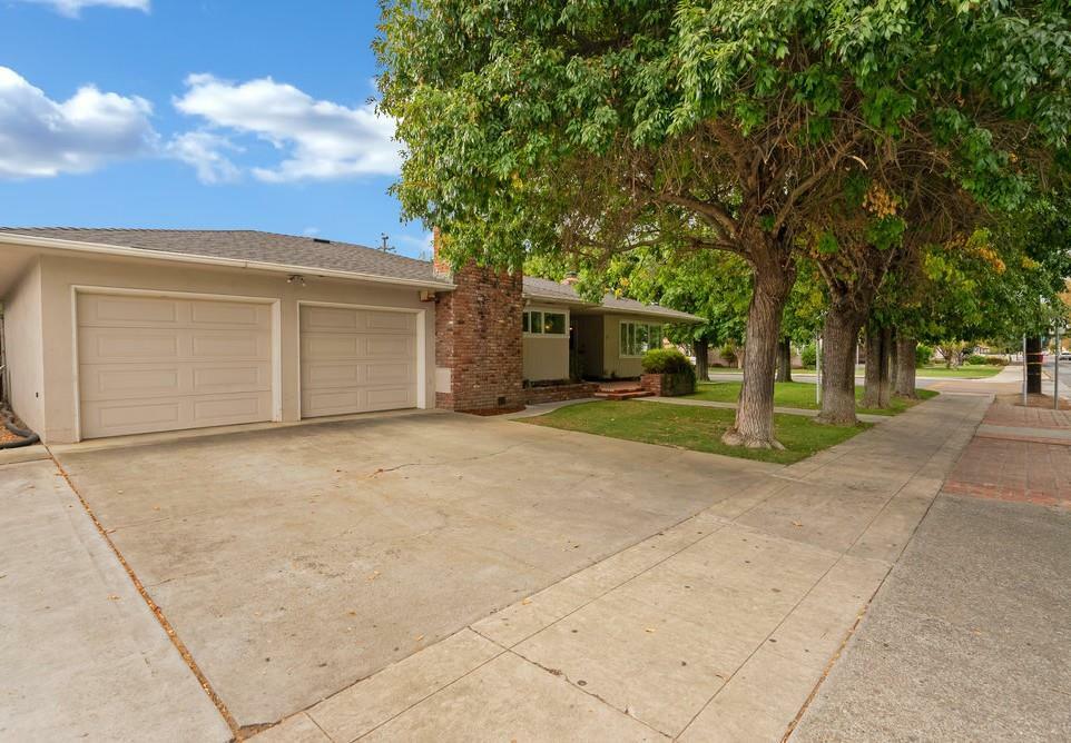 Property Photo:  77 Nash Road  CA 95023 