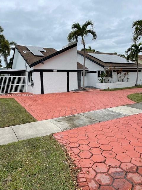 Property Photo:  9230 SW 100th Ave Rd  FL 33176 