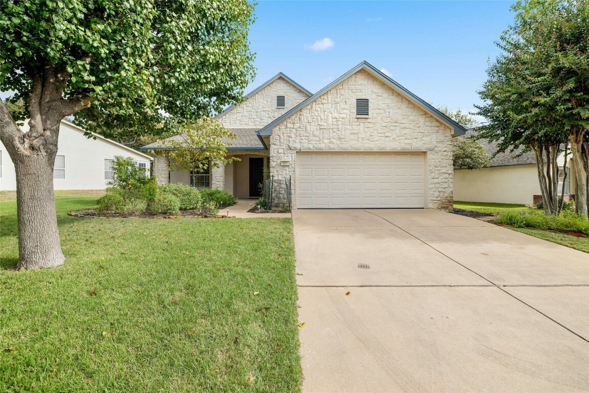 Property Photo:  104 Sunflower Street  TX 78633 