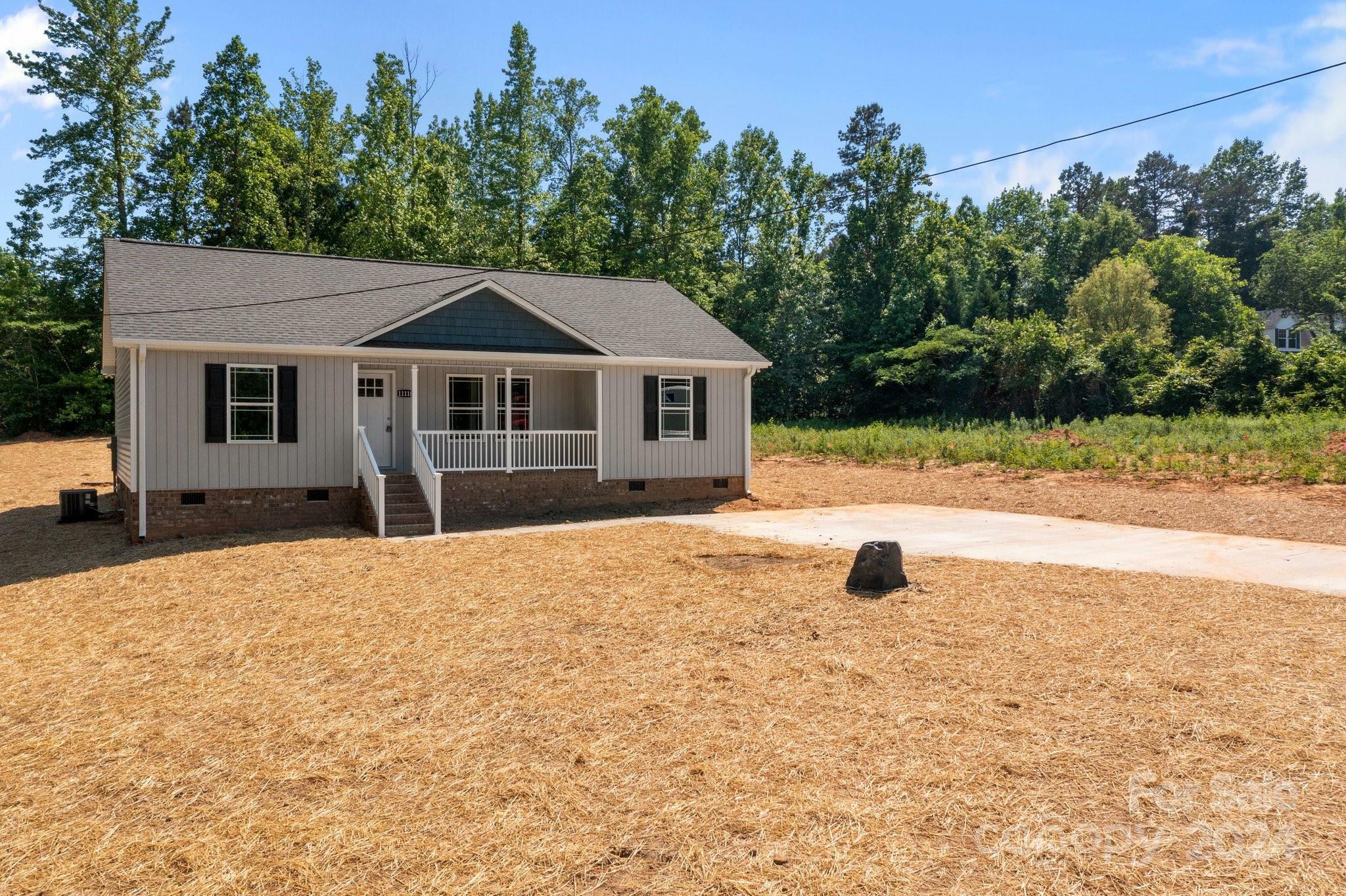 Property Photo:  522 Island Ford Road  NC 28625 