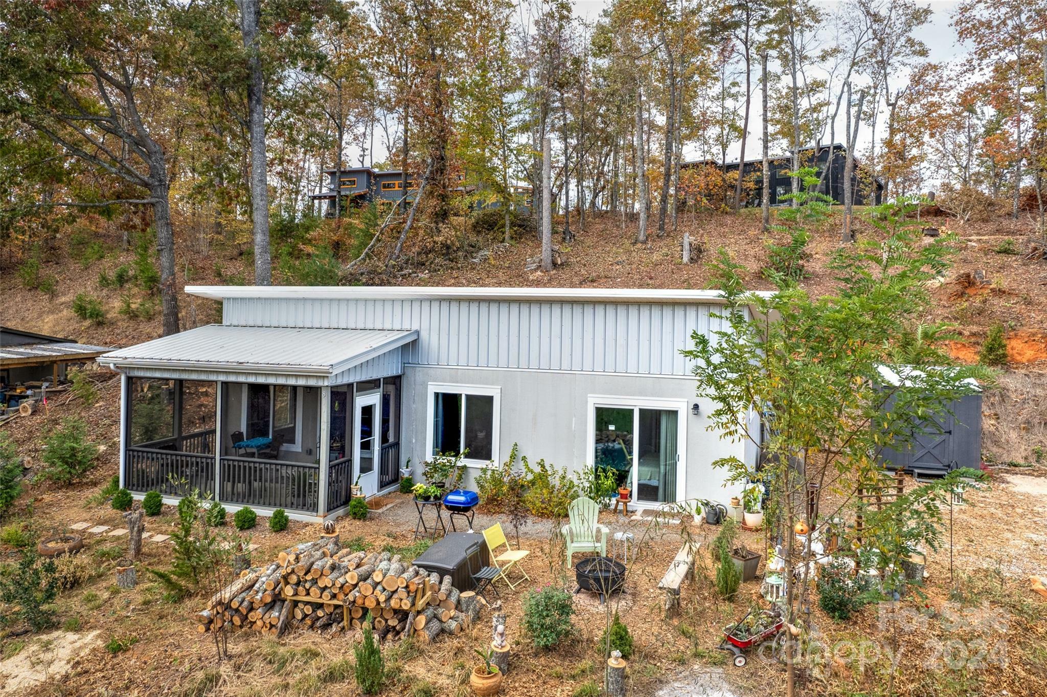 Property Photo:  811 Golf Course Road  NC 28762 