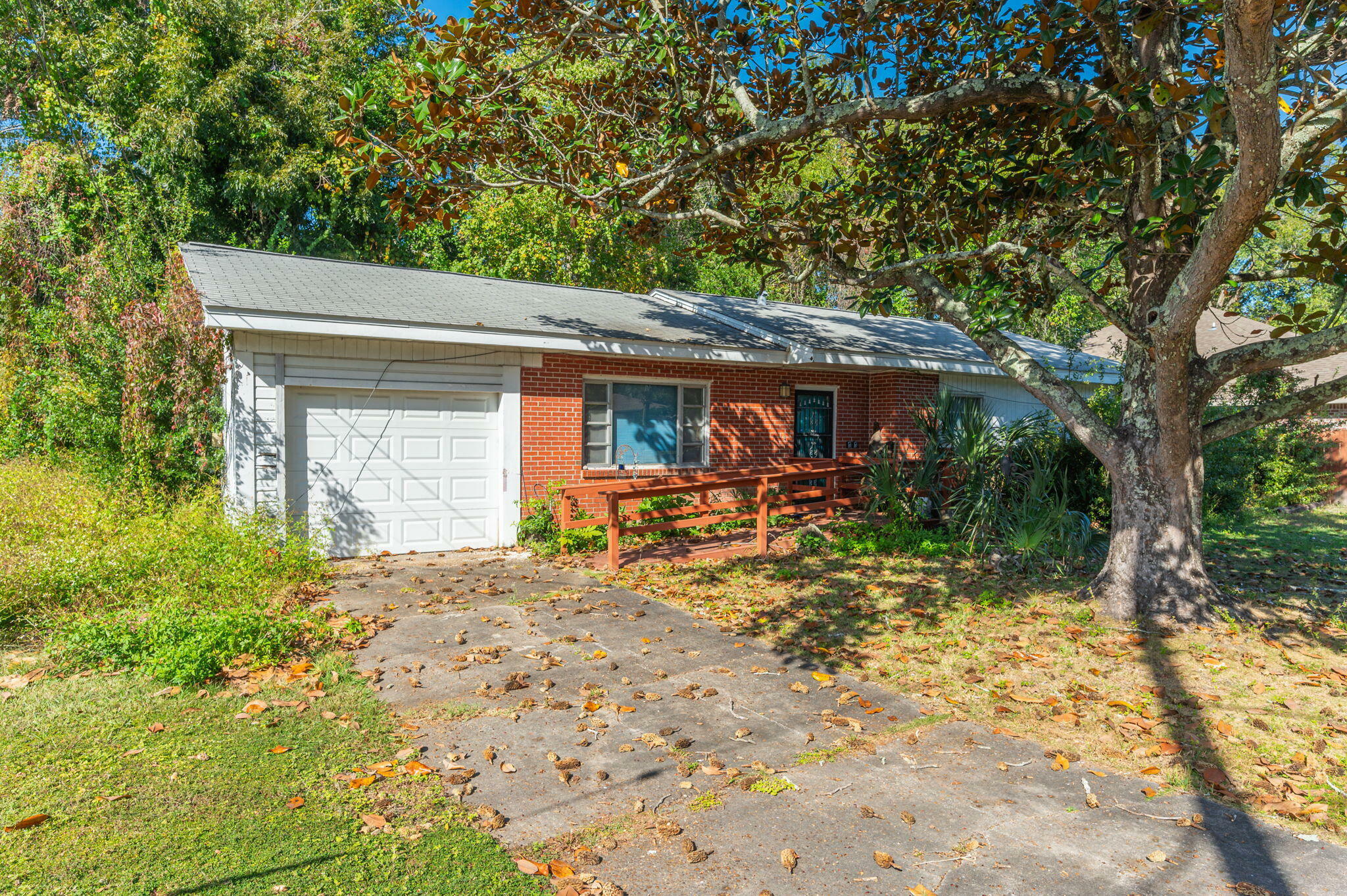 Property Photo:  44 NW Robinwood Drive  FL 32548 