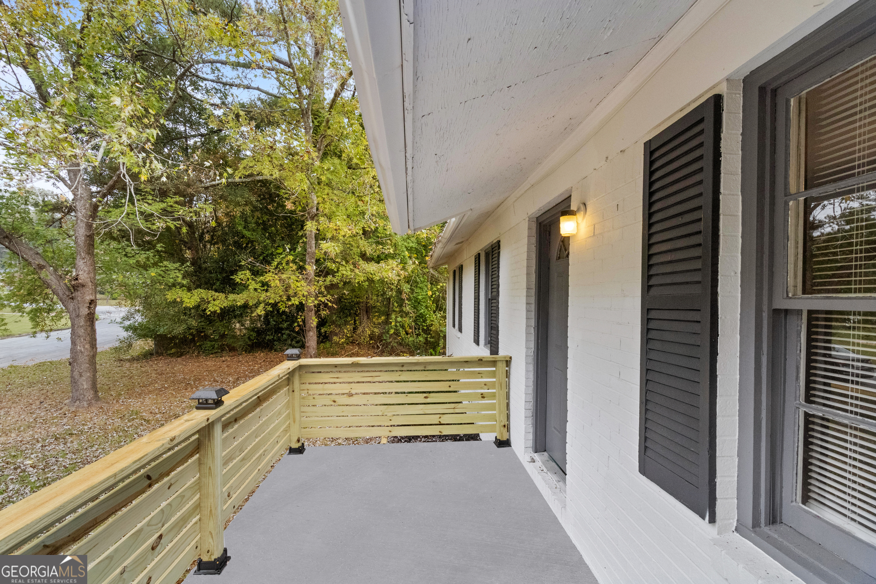 Property Photo:  200 Sunrise Circle  GA 30274 