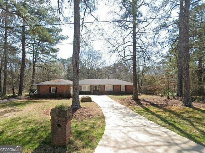 Property Photo:  10219 N Dinah Circle  GA 30014 