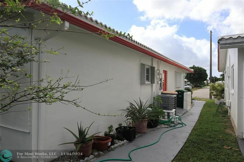 Property Photo:  7422 NW 71st Ave  FL 33321 