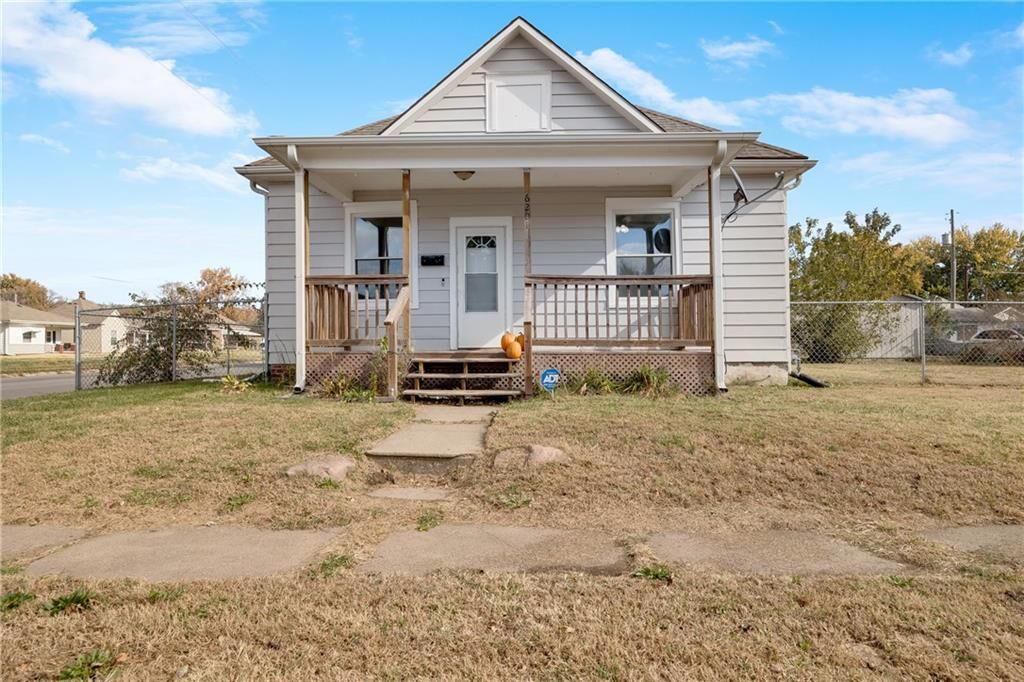 Property Photo:  6201 Sherman Street  MO 64504 