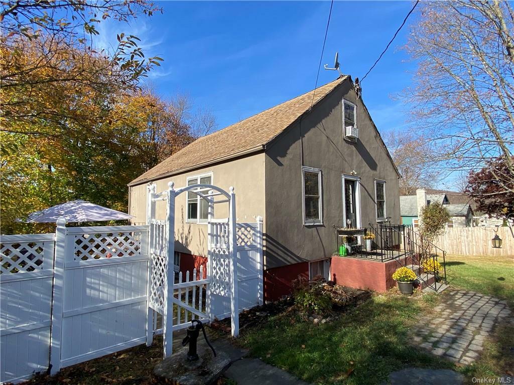 Property Photo:  15 Heathcote Road  NY 10512 