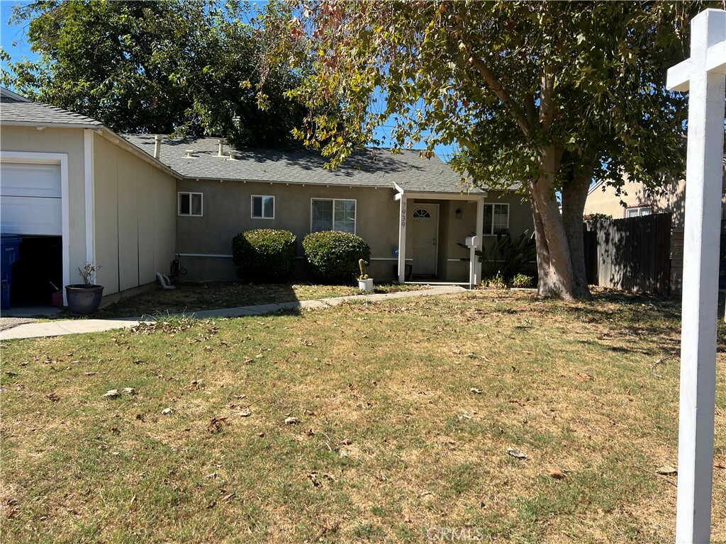 Property Photo:  7939 Zelzah Avenue  CA 91335 