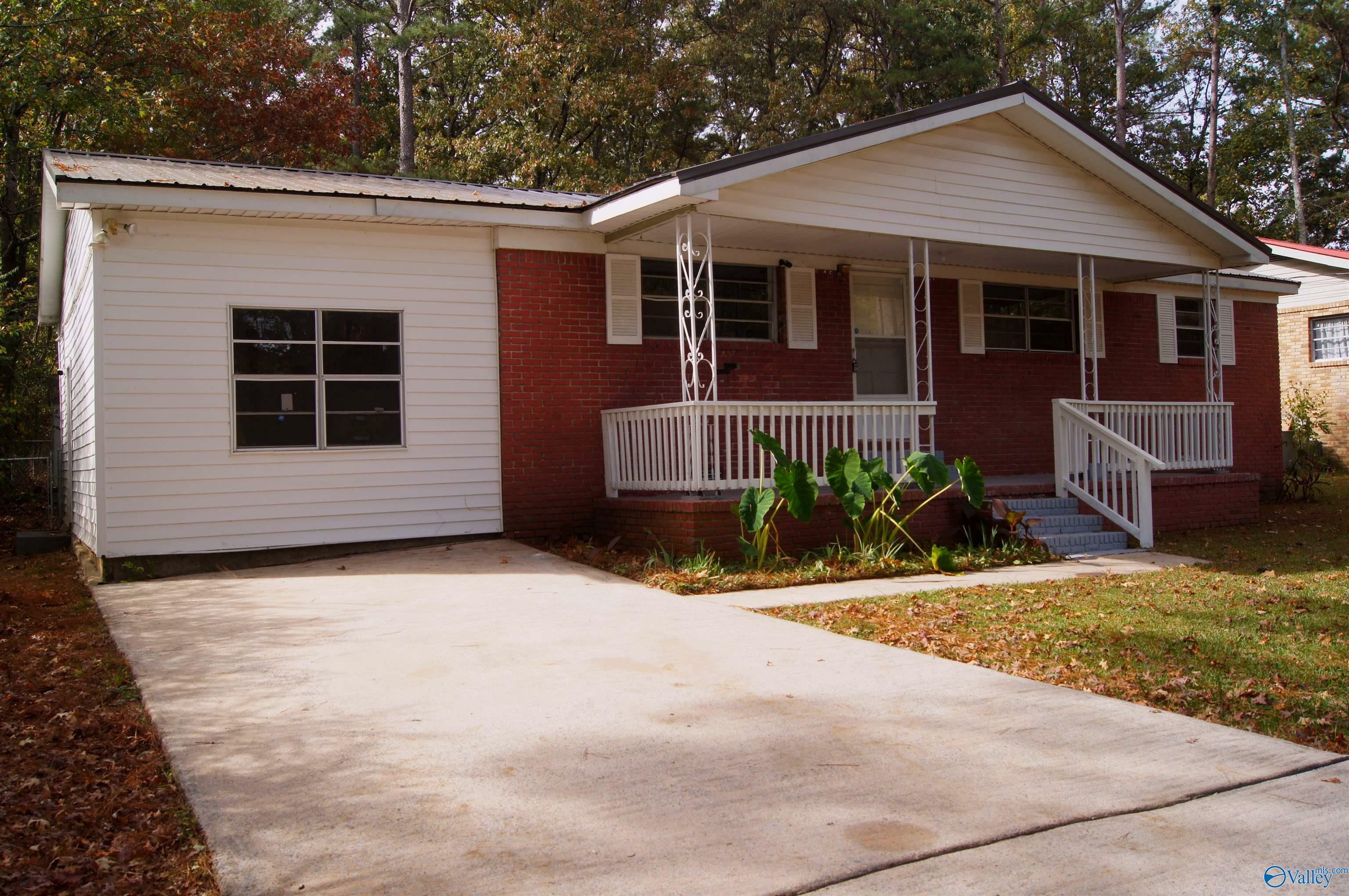 Property Photo:  1544 Hooks Lake Road  AL 35901 