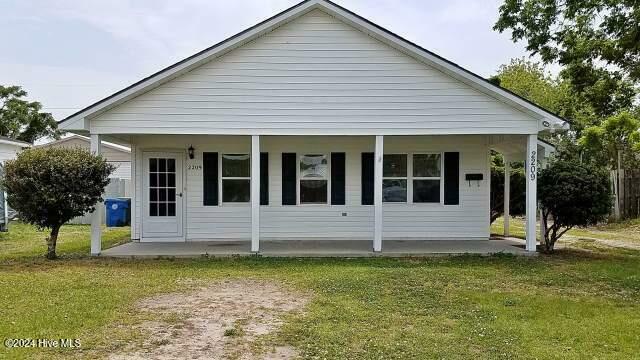 Property Photo:  2209 Bay Street  NC 28557 