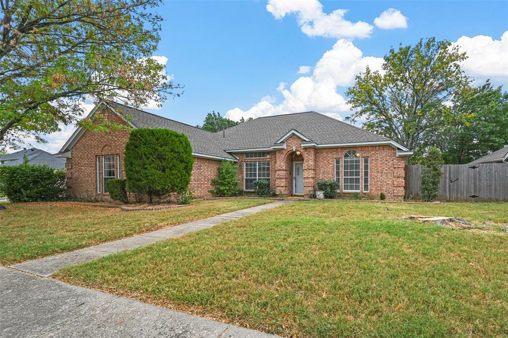 Property Photo:  3110 Watercress Circle  TX 76012 