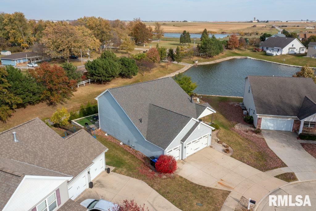 Property Photo:  2 Rosewood Court  IL 61704 