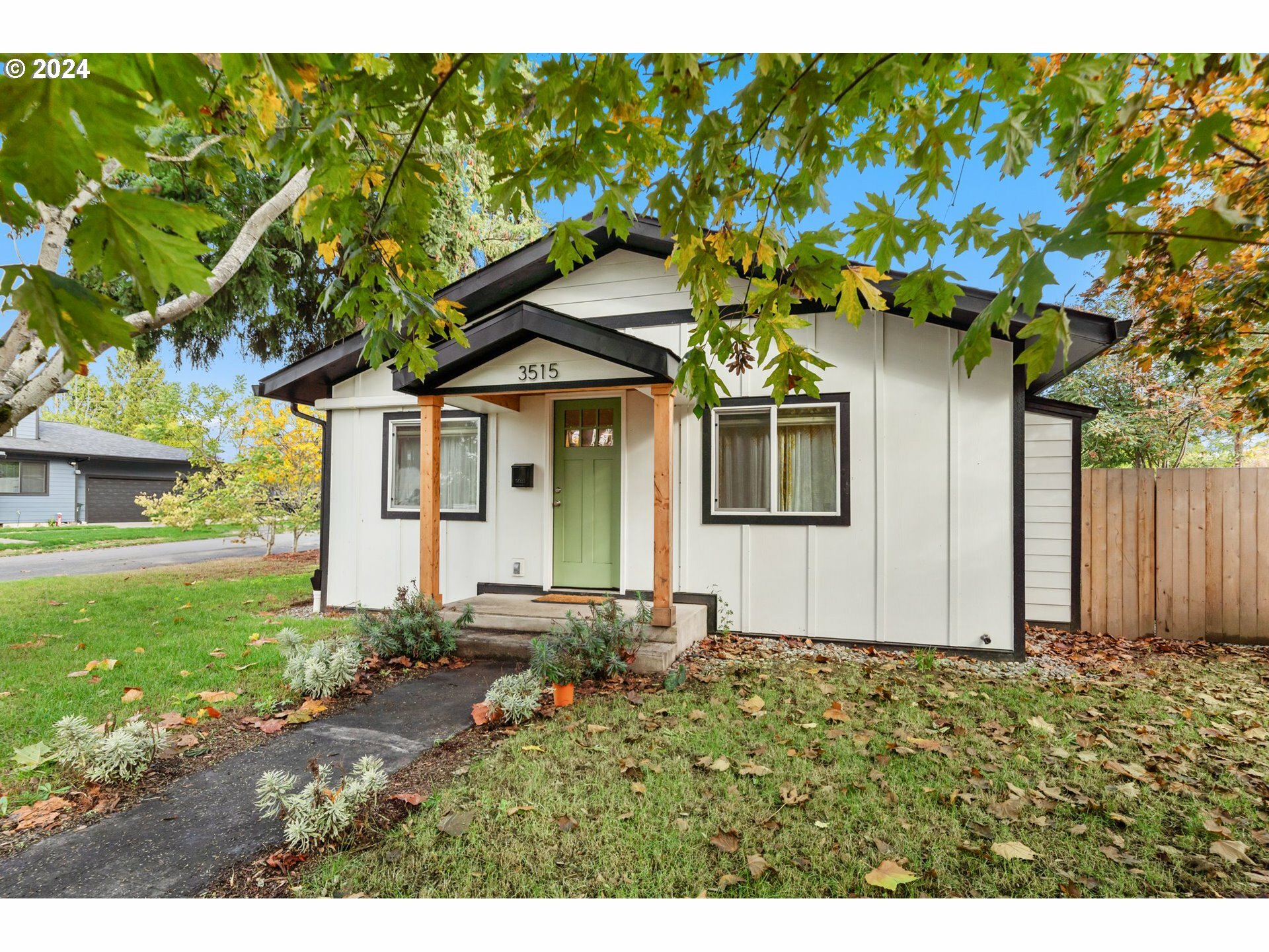 Property Photo:  3515 G St  WA 98663 