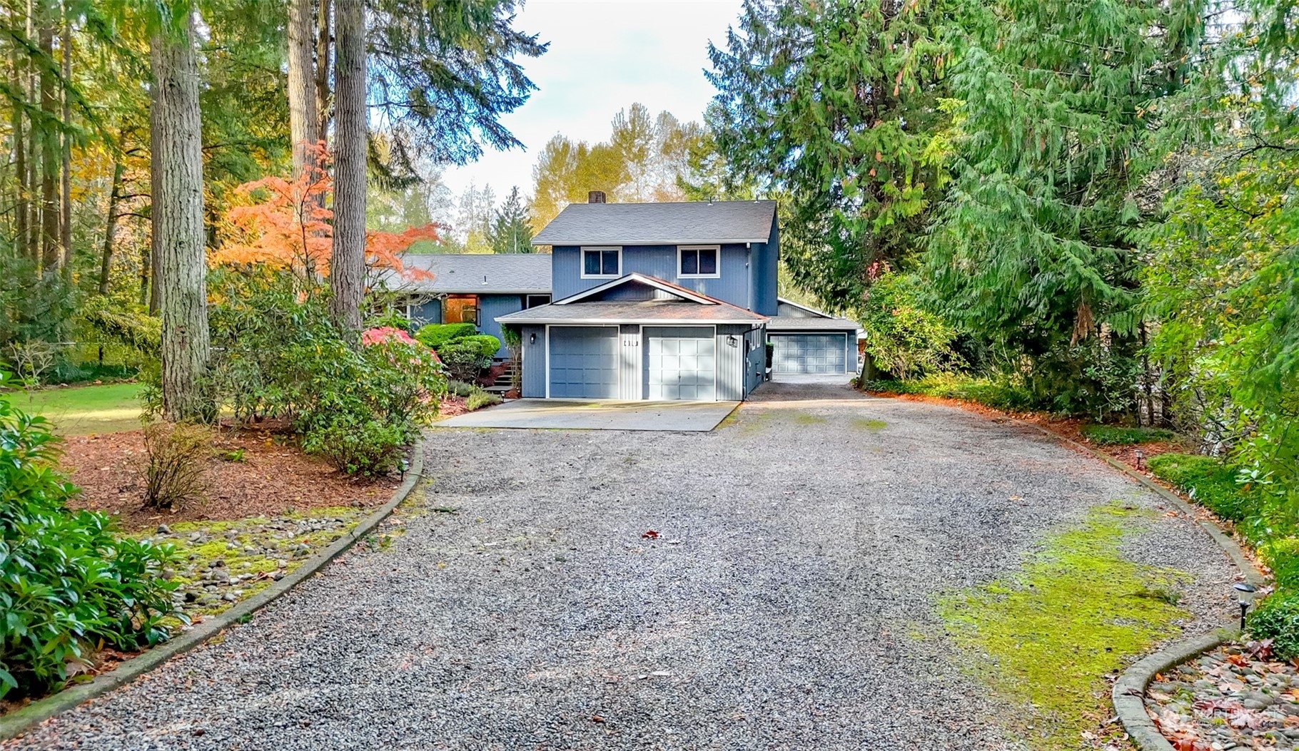 Property Photo:  1410 207th Avenue E  WA 98391 