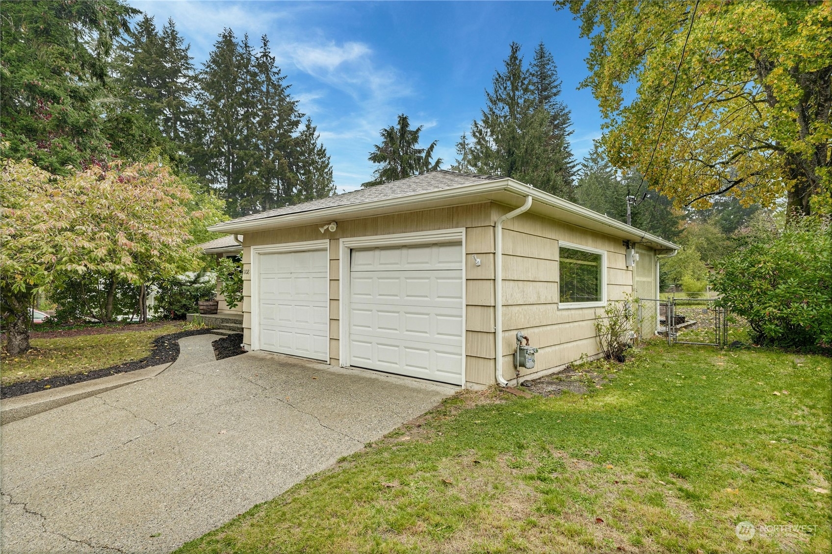 Property Photo:  1108 Boulevard Road SE  WA 98501 