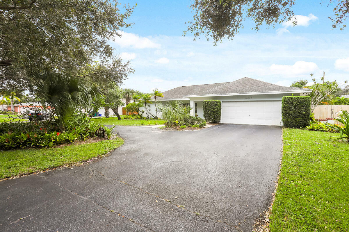 Property Photo:  351 Country Club Drive  FL 33469 