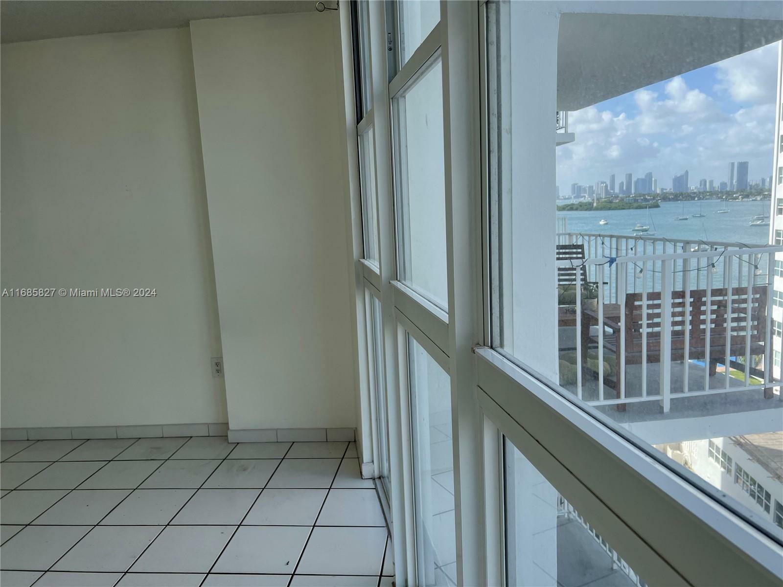 Property Photo:  1228 West Ave 708  FL 33139 