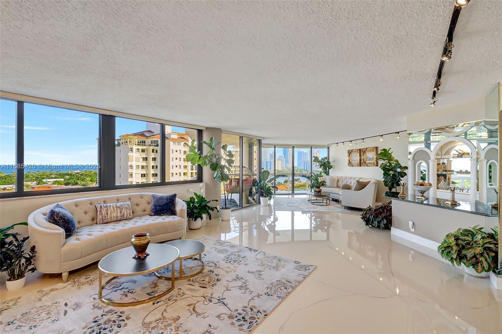 20185 E Country Club Dr 1101  Aventura FL 33180 photo