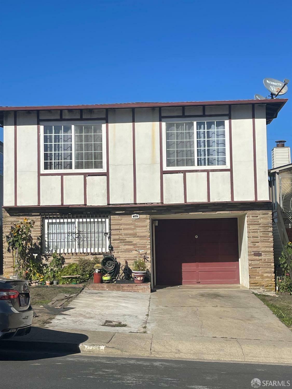 Property Photo:  70 Woodside Avenue  CA 94015 