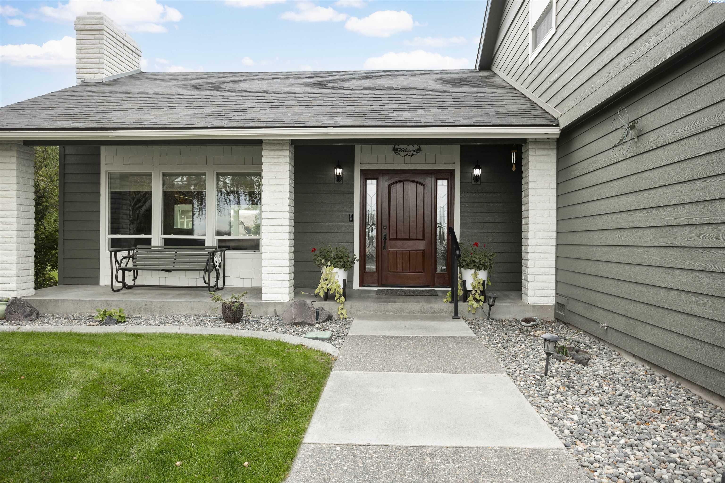 Property Photo:  307 W 45th Ave  WA 99337 