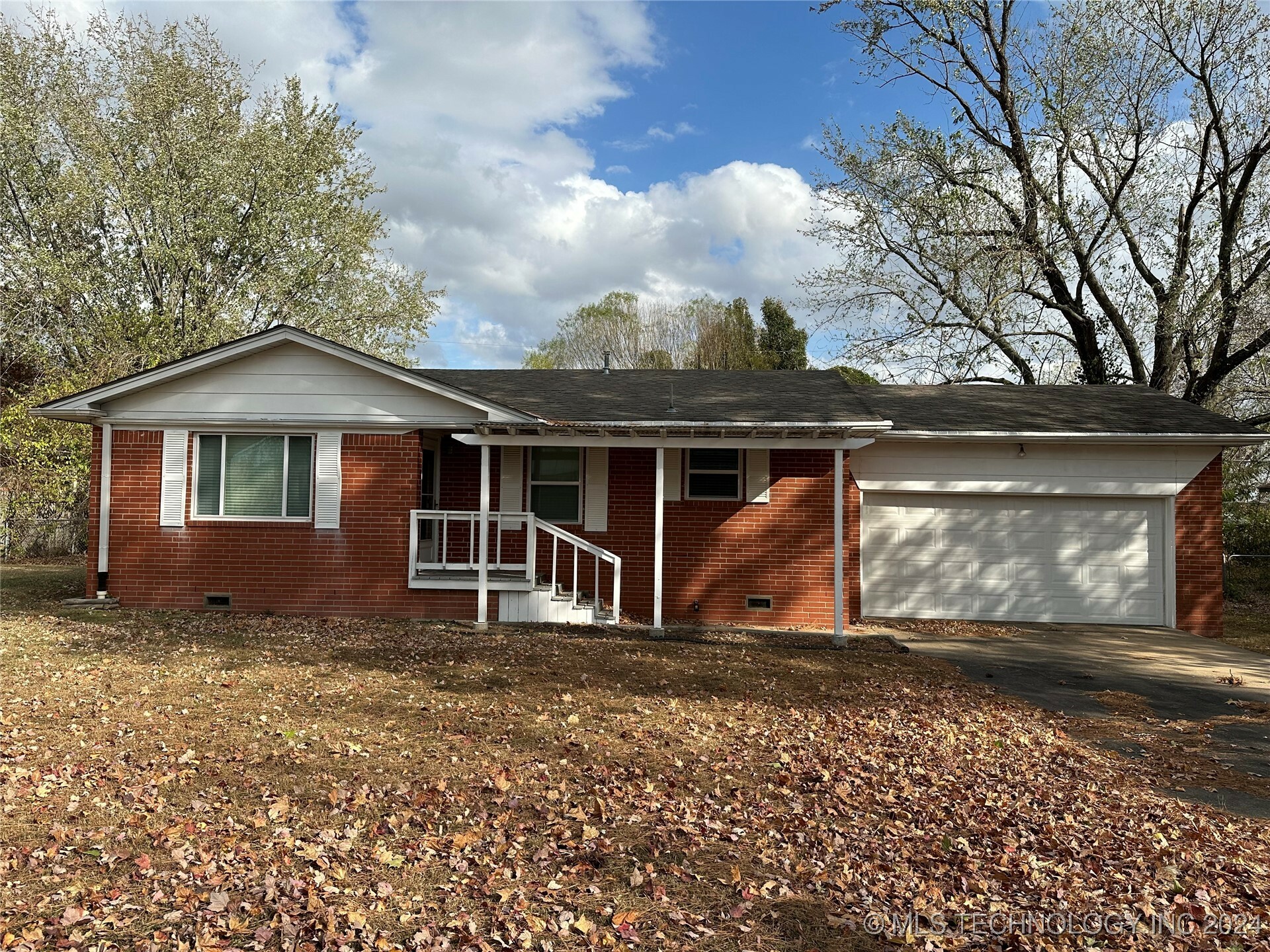 Property Photo:  903 Lamer Avenue  OK 74464 