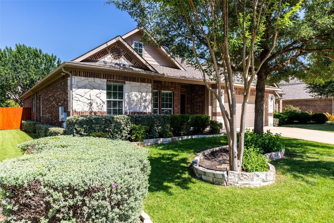 Property Photo: 1049 Dyer Crossing Way TX 78665