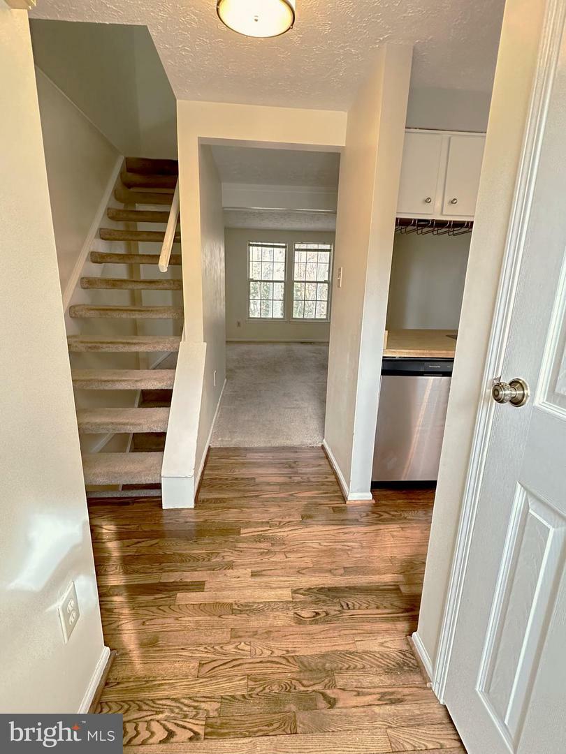 Property Photo:  1911 Belmont Ridge Court  VA 20191 