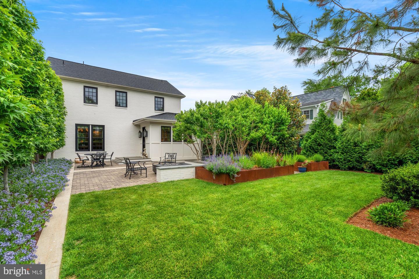 Property Photo: 6100 Vernon Terrace VA 22307