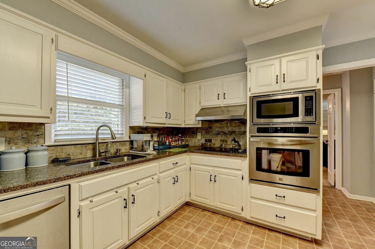 Property Photo:  191 Hanarry Drive  GA 30046 