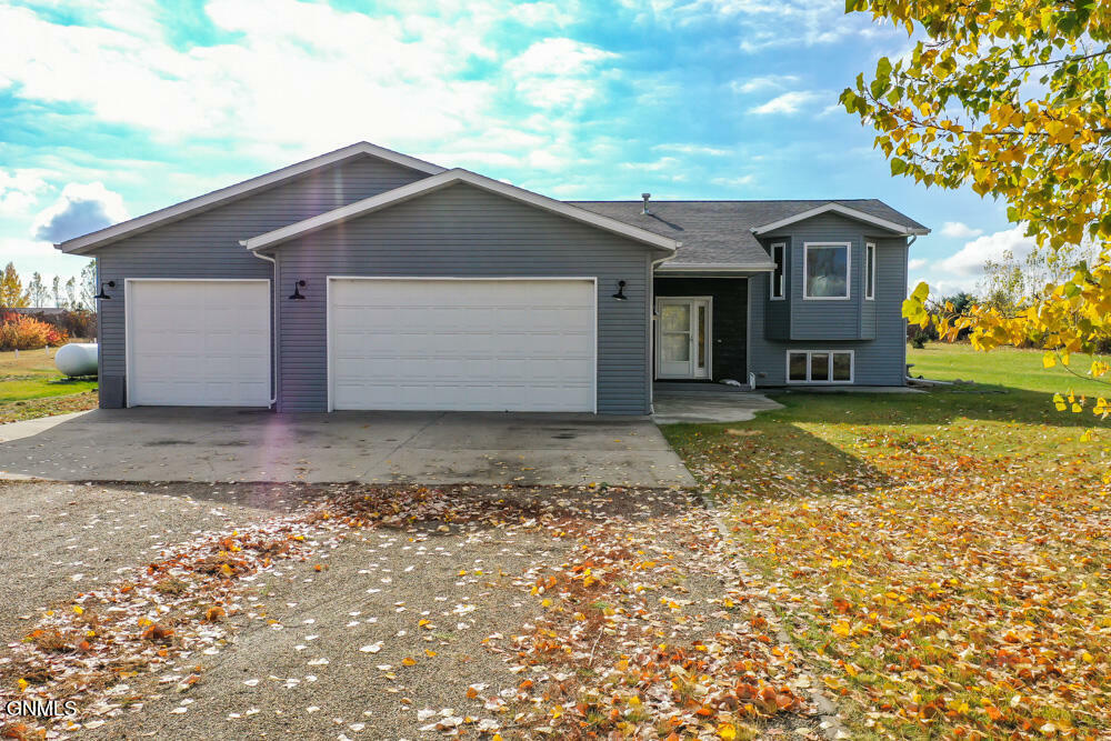 Property Photo:  7713 Limestone Lane  ND 58503 