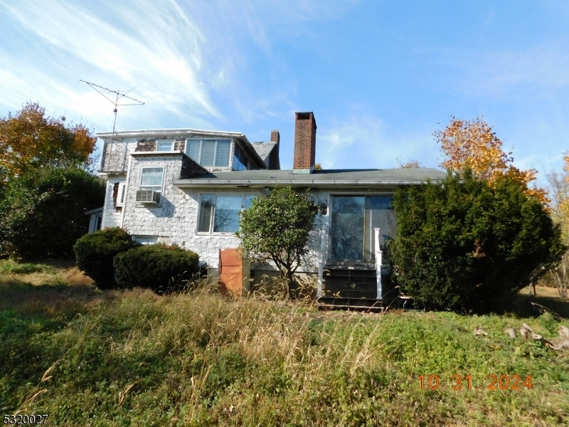 Property Photo:  403 Washburn Ave  NJ 07882 