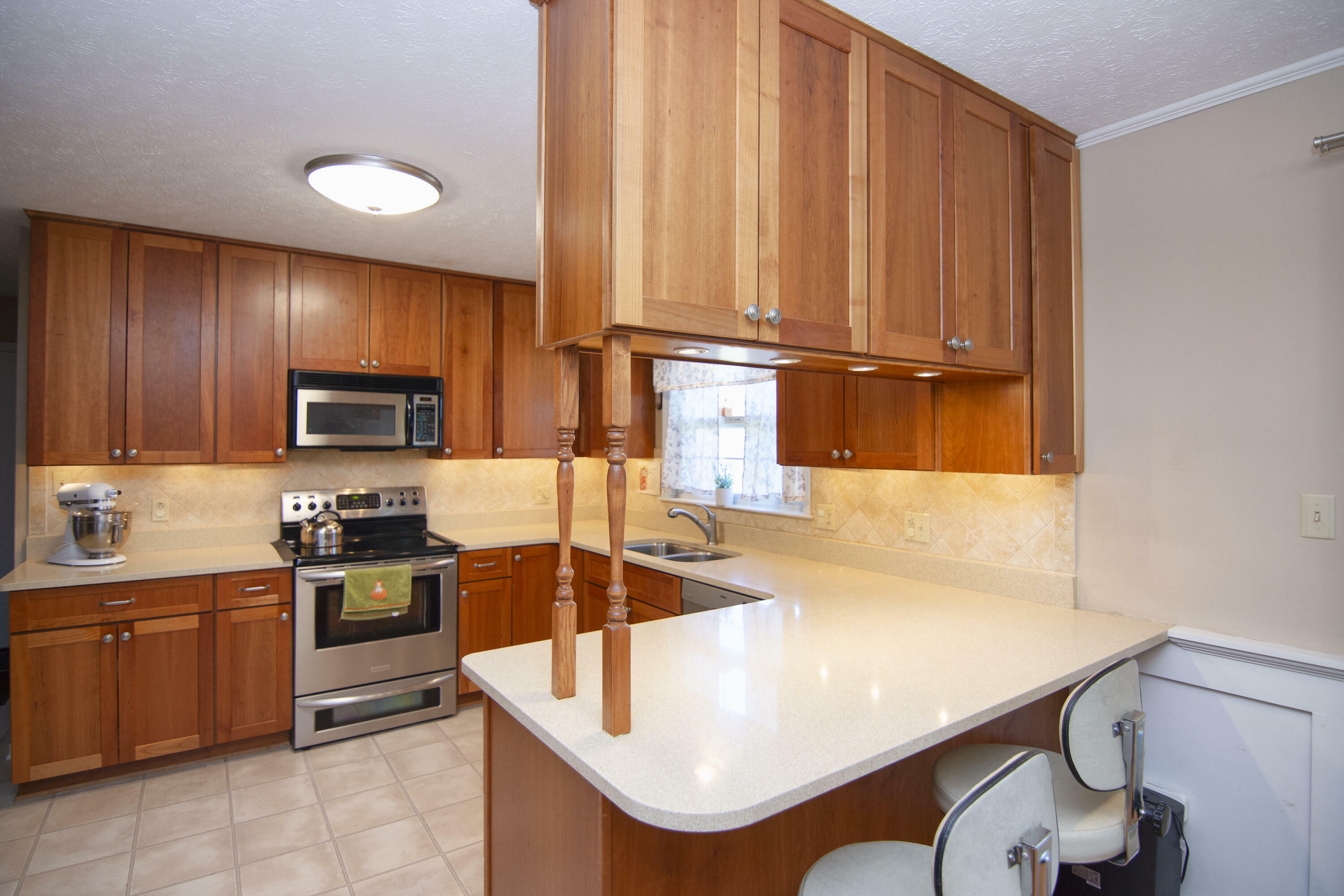 Property Photo:  490 Wake Robin Trl  WV 24901 