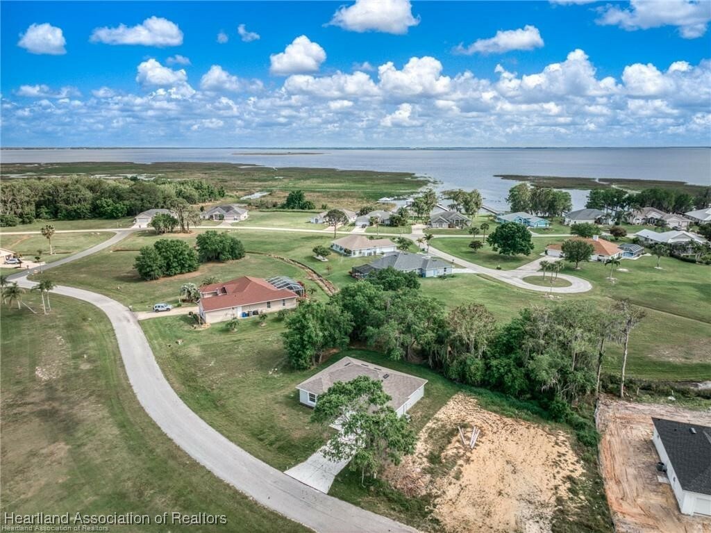 Property Photo:  6108 Aquavista Drive  FL 33876 