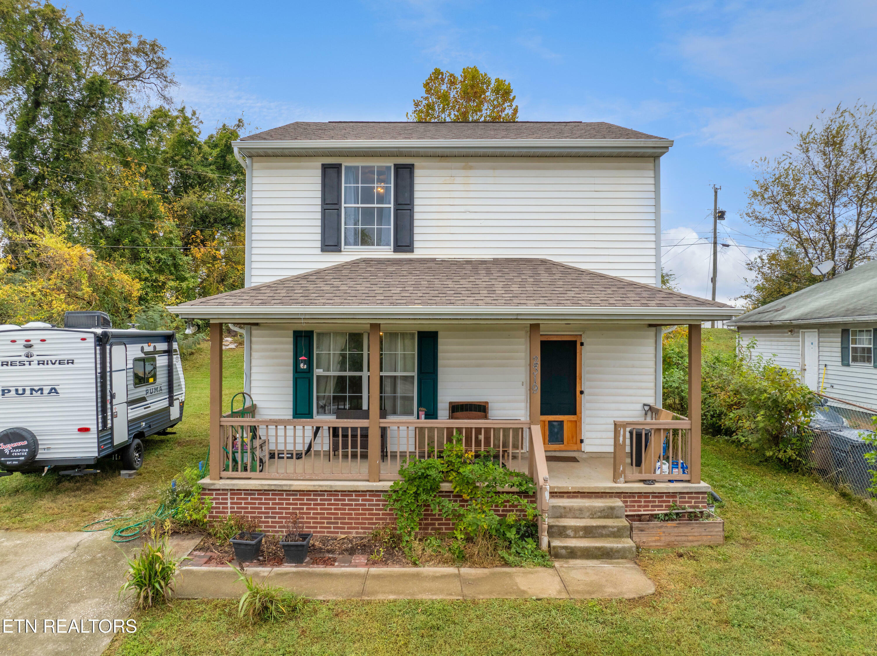 Property Photo:  2319 Parkview Ave  TN 37917 