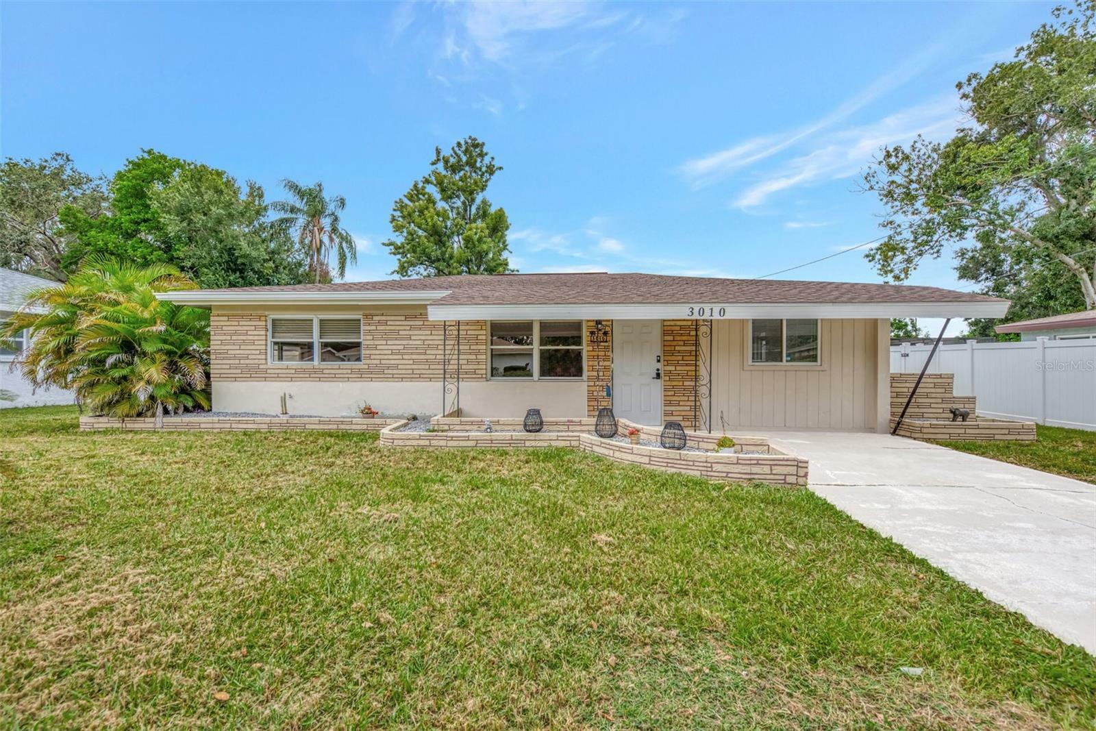 Property Photo:  3010 Pafko Drive  FL 34232 