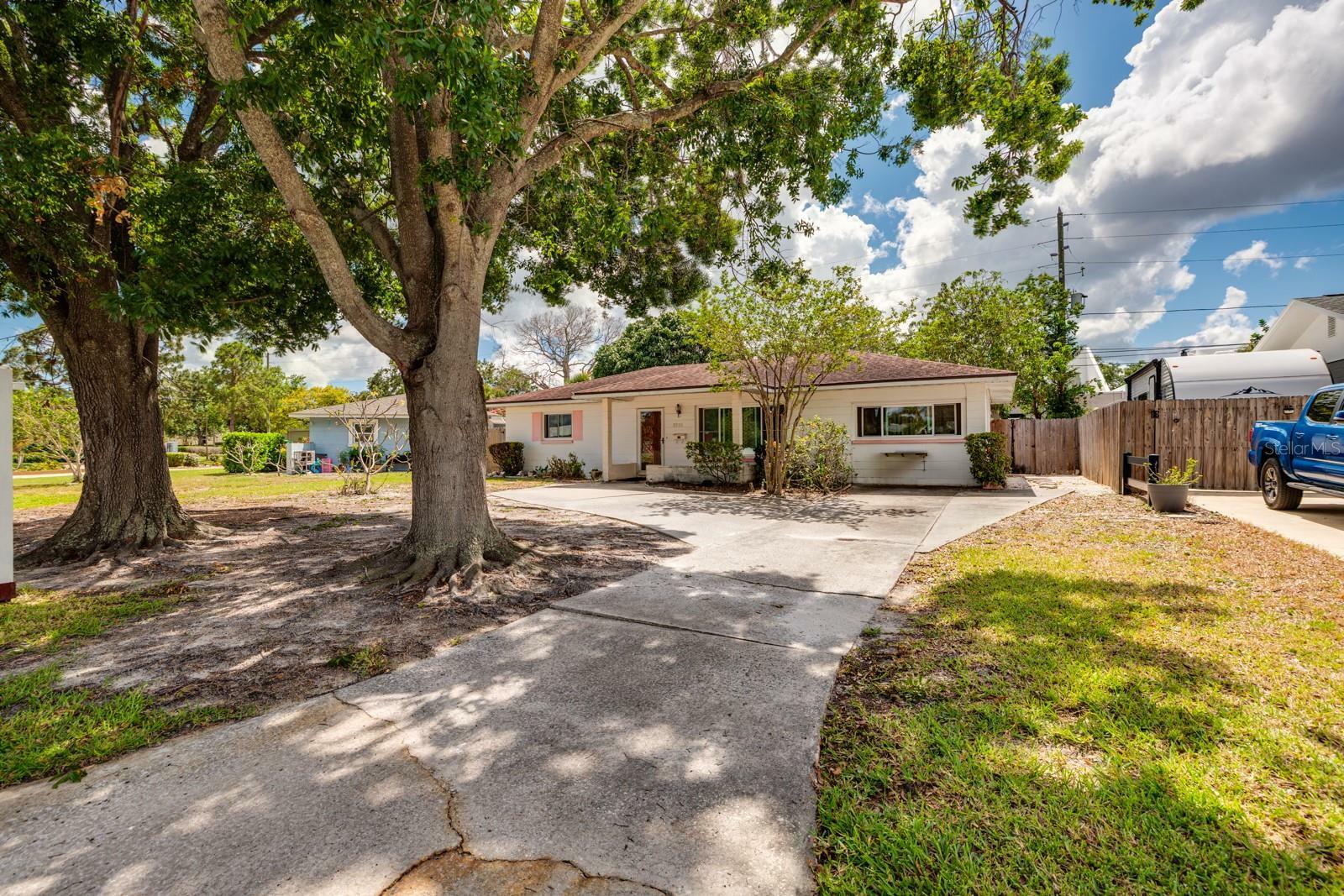 Property Photo: 8950 3rd Street N FL 33702