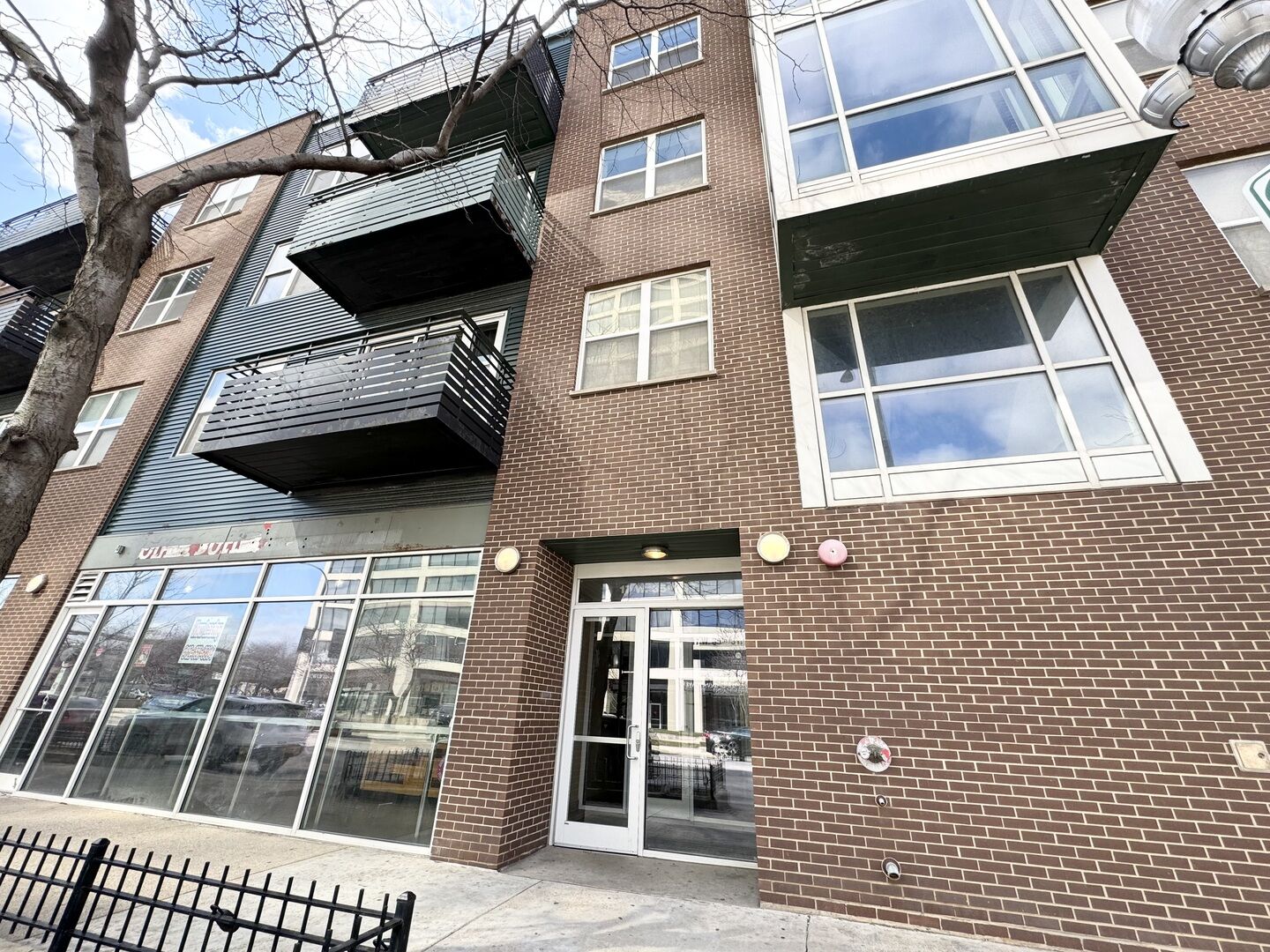 Property Photo: 12 W 35th Street 41 IL 60616