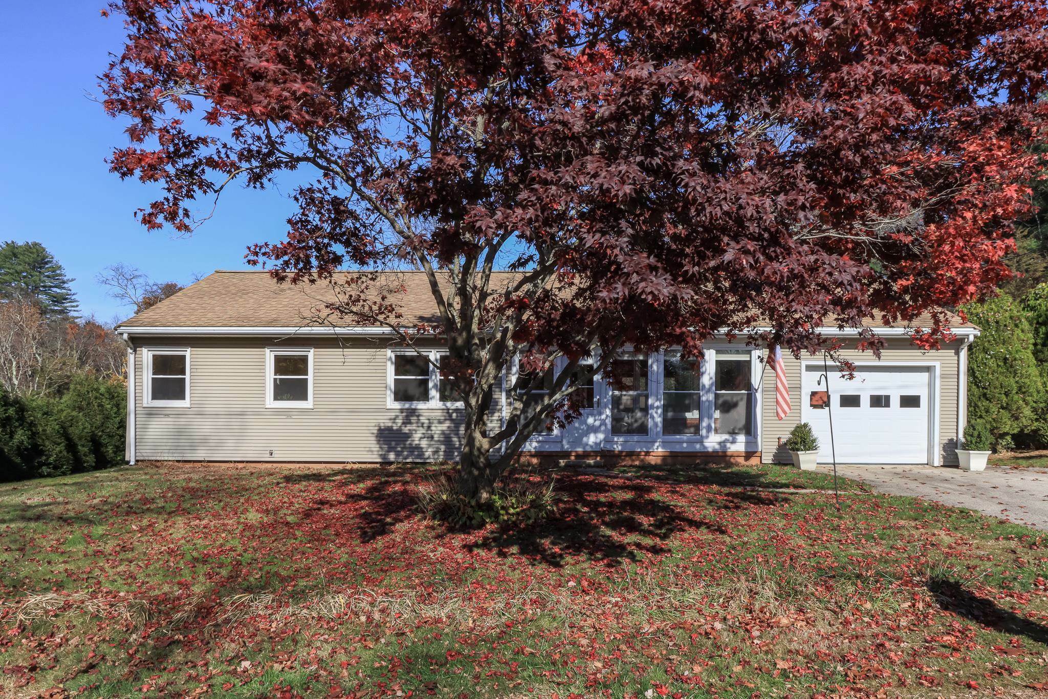 Property Photo:  5 Hillcrest Avenue  NH 03865 