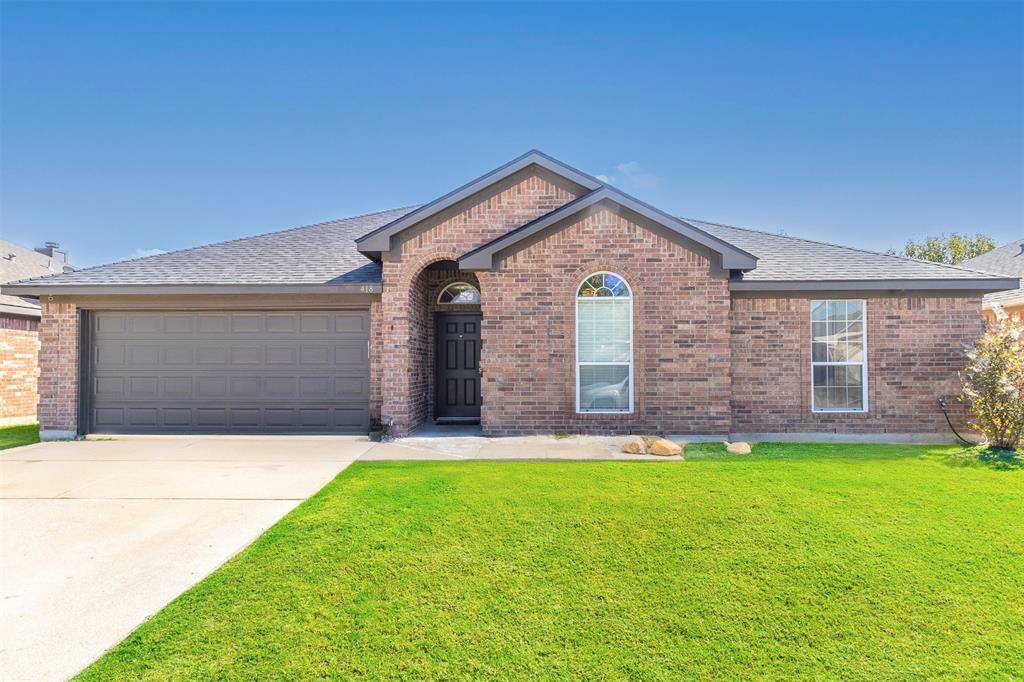 Property Photo:  418 McMurtry Drive  TX 76002 