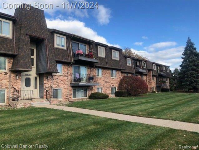 Property Photo: 420 Riviera Drive MI 48080