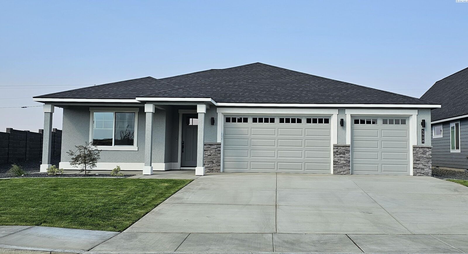 Property Photo: 5908 Road 122 WA 99301